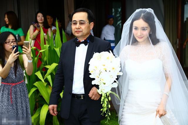 Dương Mịch ly hôn vì Lưu Khải Uy không tôn trọng cha mẹ vợ?-2