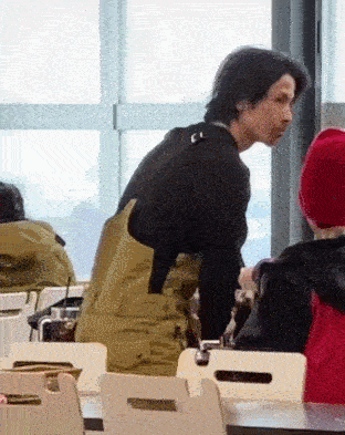 Tạ Đình Phong và Vương Phi lộ ảnh cùng nhau đi trượt tuyết, dập tắt tin đồn chia tay-2