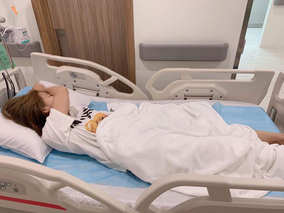 Ngọc Lan nhập viện nửa đêm, liên tục cầu xin bác sĩ cứu mình vì con còn quá nhỏ-3