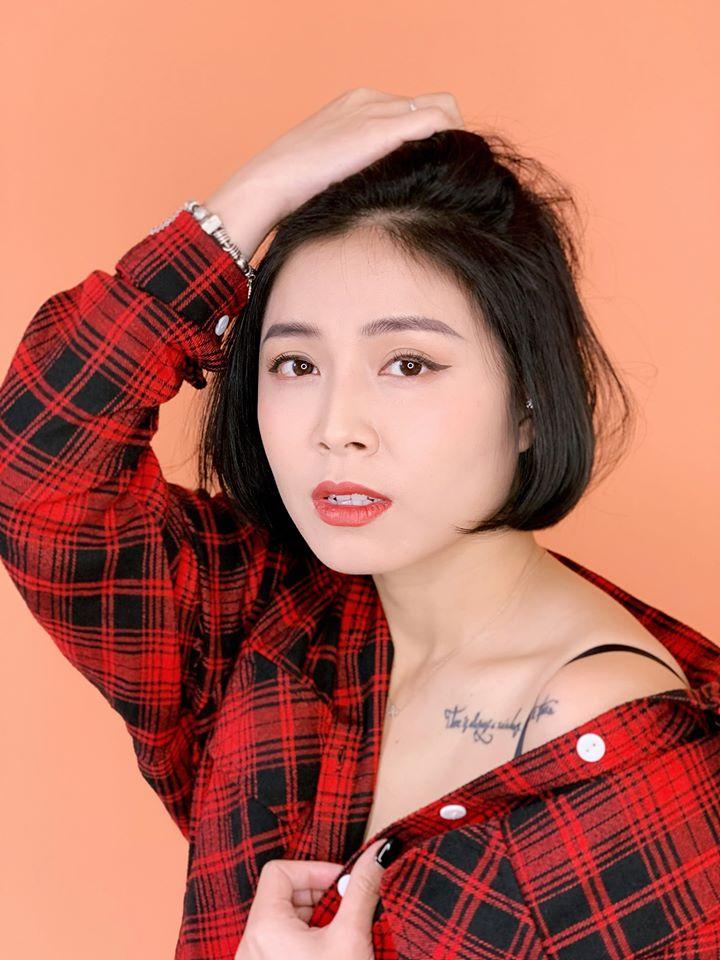 MC Hoàng Linh tung bộ ảnh khoe vai trần và vòng 1 gợi cảm-2