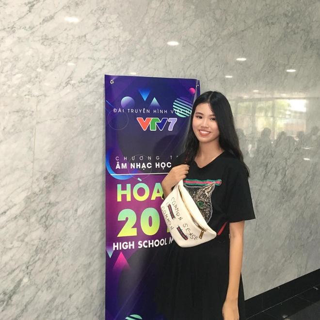 Vẻ ngoài của cô gái sinh năm 2003 đang gây chú ý ở nhạc Việt-5