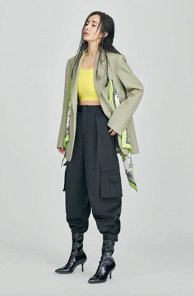 Dương Mịch xuất hiện đầy ấn tượng trong loạt ảnh thời trang mới - được thương hiệu Ý săn đón giữa mùa dịch Covid-19-3