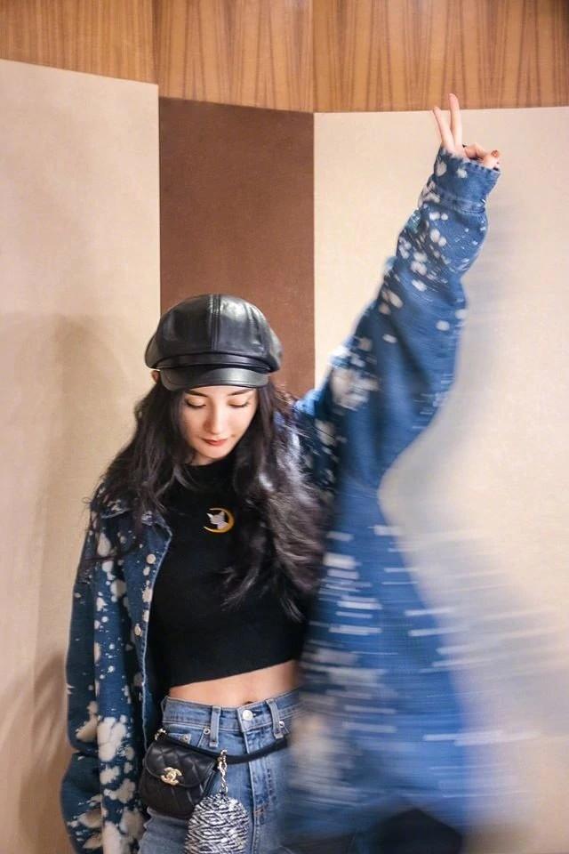 Dương Mịch xuất hiện đầy ấn tượng trong loạt ảnh thời trang mới - được thương hiệu Ý săn đón giữa mùa dịch Covid-19-6