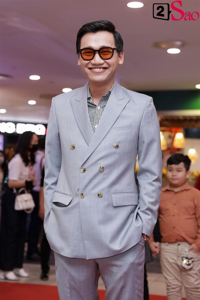 Cát Phượng hộ tống Kiều Minh Tuấn ra mắt phim mới giữa mùa dịch corona-15