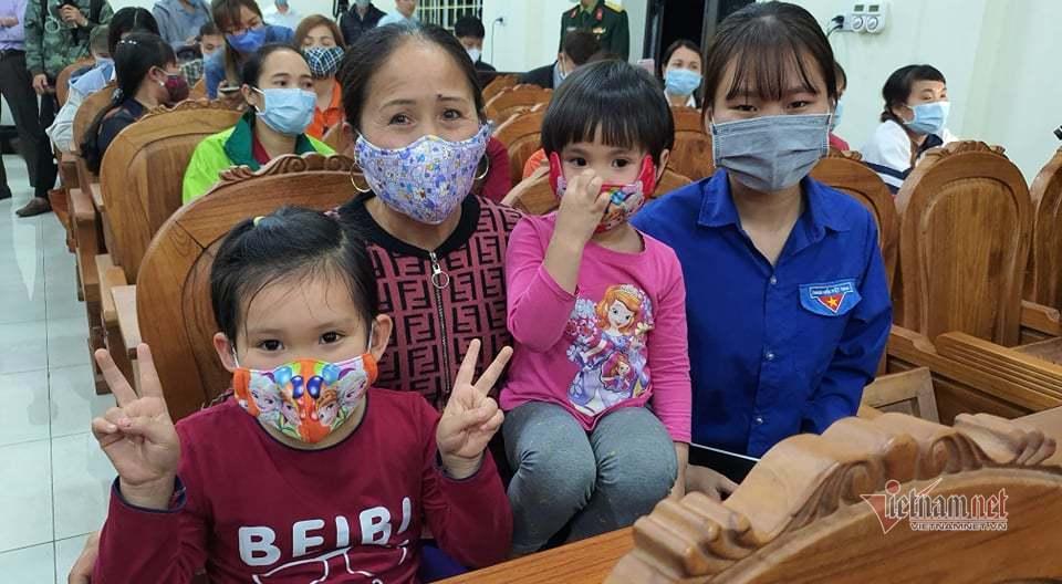 Xóa cách ly lúc 0h, Sơn Lôi vui hơn hội-2