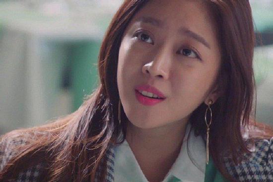 Mẹ chồng cay nghiệt bỗng quý con dâu hơn vàng, tôi lặng người biết bí mật phía sau