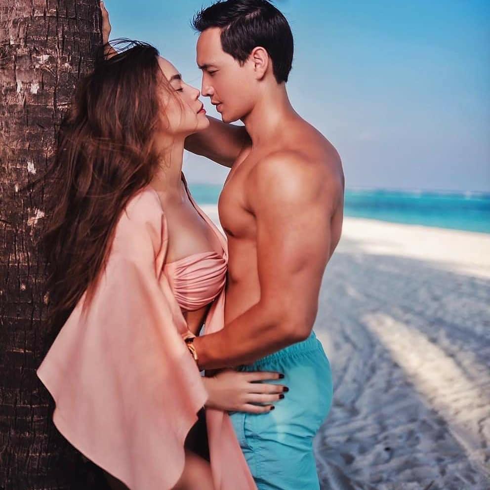 Body của Hồ Ngọc Hà và Kim Lý được khen đẹp như búp bê Barbie và Ken phiên bản thực-1