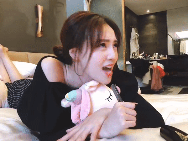 Thánh phá hit Ninh Dương Lan Ngọc mở liveshow tại gia, phát quạu vì không đu theo nổi Chi Pu-3