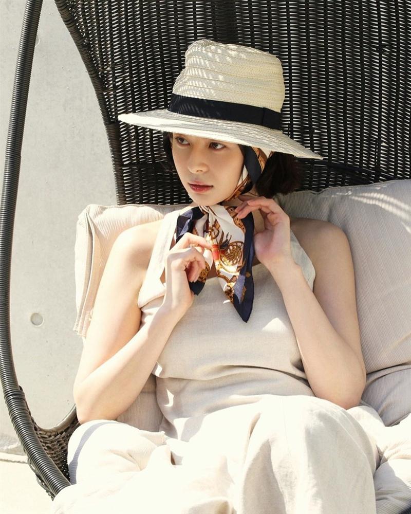 Nữ phụ Itaewon Class: Mặt mộc xuất sắc, thân hình nóng bỏng, từng hẹn hò Lee Jong Suk-14