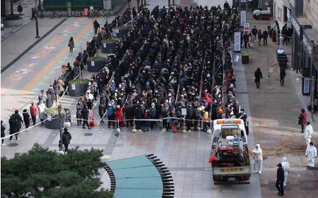 4 bệnh nhân Hàn Quốc qua đời tại nhà vì thiếu giường bệnh, bác sĩ đòi nghỉ vì quá mệt-2