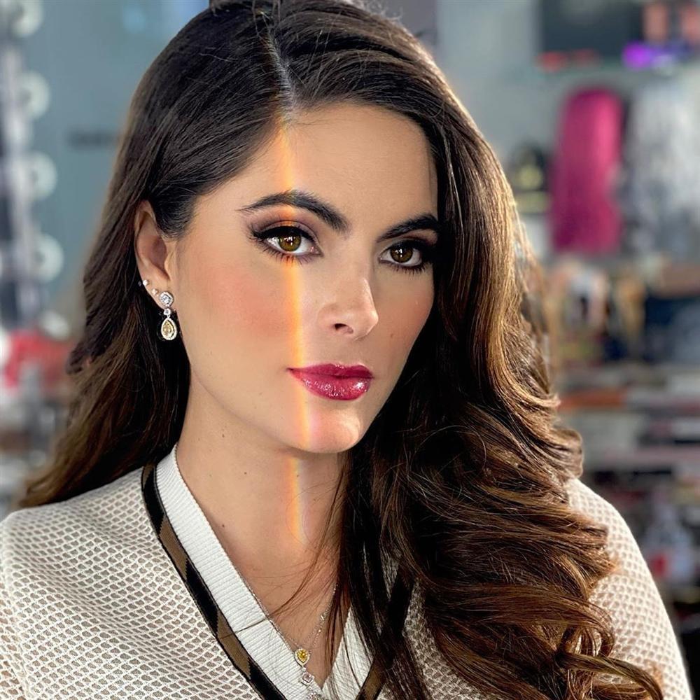 Bản tin Hoa hậu Hoàn vũ 4/3: Á hậu 2 đẹp sang chảnh chặt chém Hoàng Thùy-2