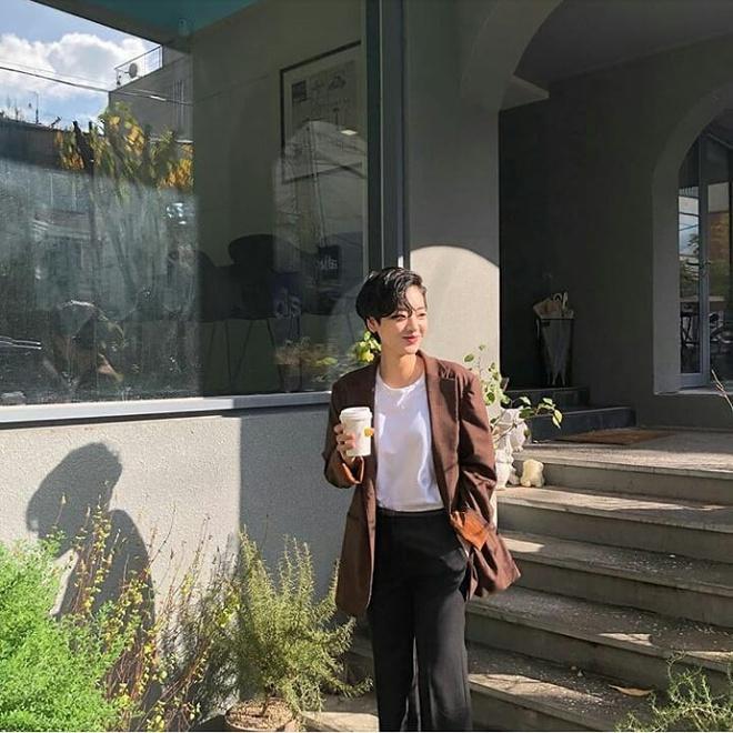 Mỹ nhân chuyển giới ở Itaewon Class được dân mạng Hàn khen mặc đẹp-2