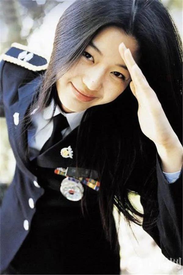 Ảnh Jeon Ji Hyun năm 20 tuổi gây chú ý-8