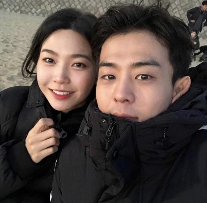 Bị đuổi việc vì khoe du lịch cùng bạn gái trong thời gian cách ly-2