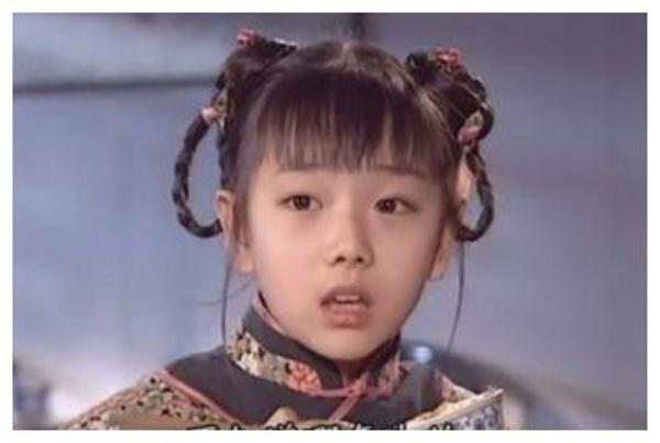 Hoàn Châu Cách Cách: Tiểu mỹ nhân gắn với Triệu Vy 23 năm trước xinh đẹp mỹ miều nhưng gây sốc vì đi tu-2