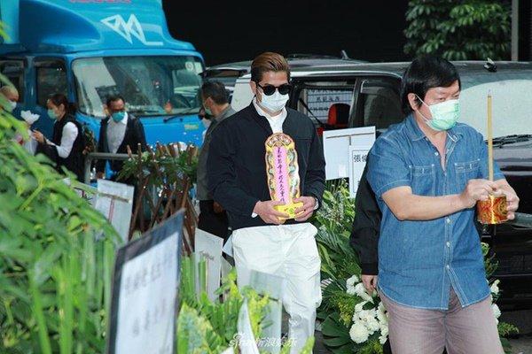 Người mẫu 8X đổi đời thế nào sau khi cưới Thiên vương Quách Phú Thành?-8