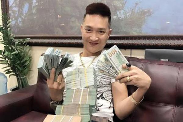 Vụ Huấn hoa hồng dùng ma túy: Nhiều đối tượng thích tạo hình tượng giang hồ để nổi tiếng-1