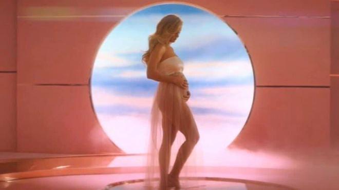 Katy Perry mang thai ở tháng thứ 6-1