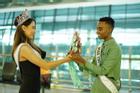 Hoa hậu Hoàn vũ da màu đến Indonesia, phong cách ăn mặc gây chú ý