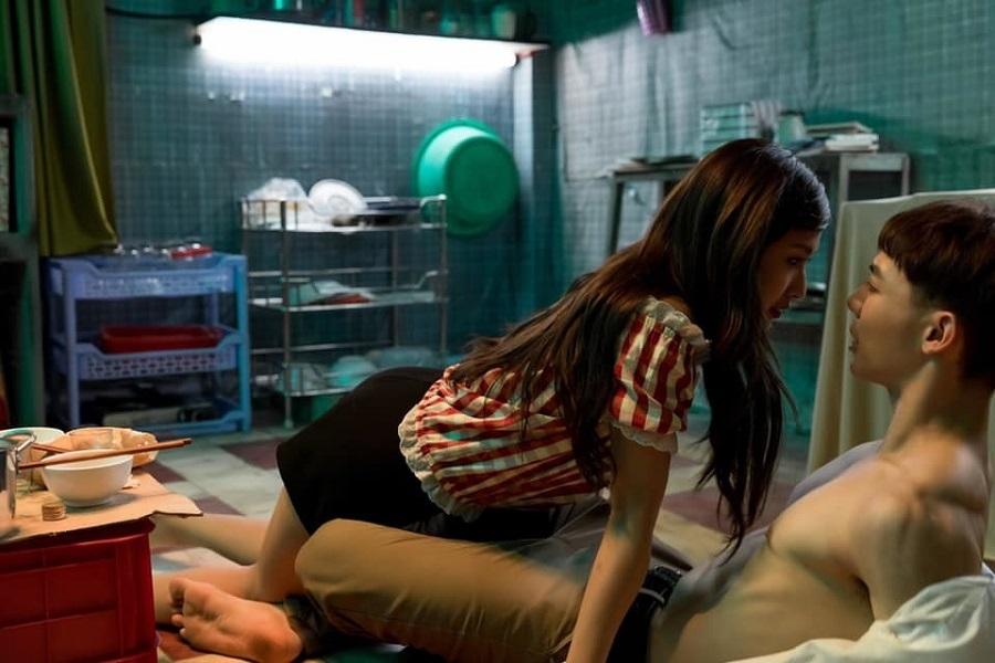 Erik: Từ ca sĩ tuột xích đến tiếng hát ra thế giới nhờ Ghen cô Vy-8