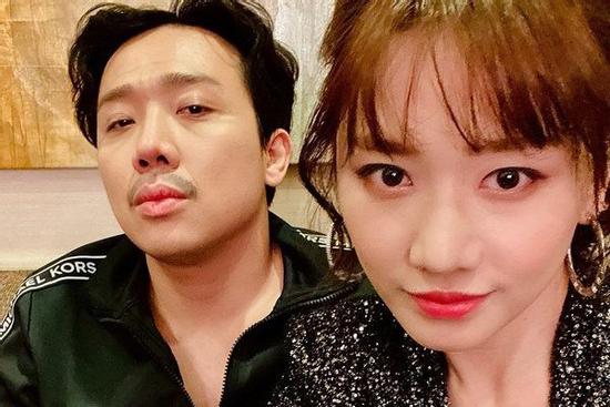 Ngược đời như vợ chồng Trấn Thành - Hari Won: Chồng tiều tuỵ bao nhiêu, vợ gợi cảm bấy nhiêu