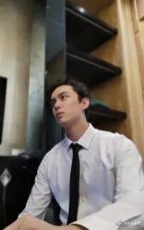 Ngồi học online ở nhà, em trai quốc dân Ngô Lỗi vẫn đẹp xuất sắc như soái ca tổng tài-2