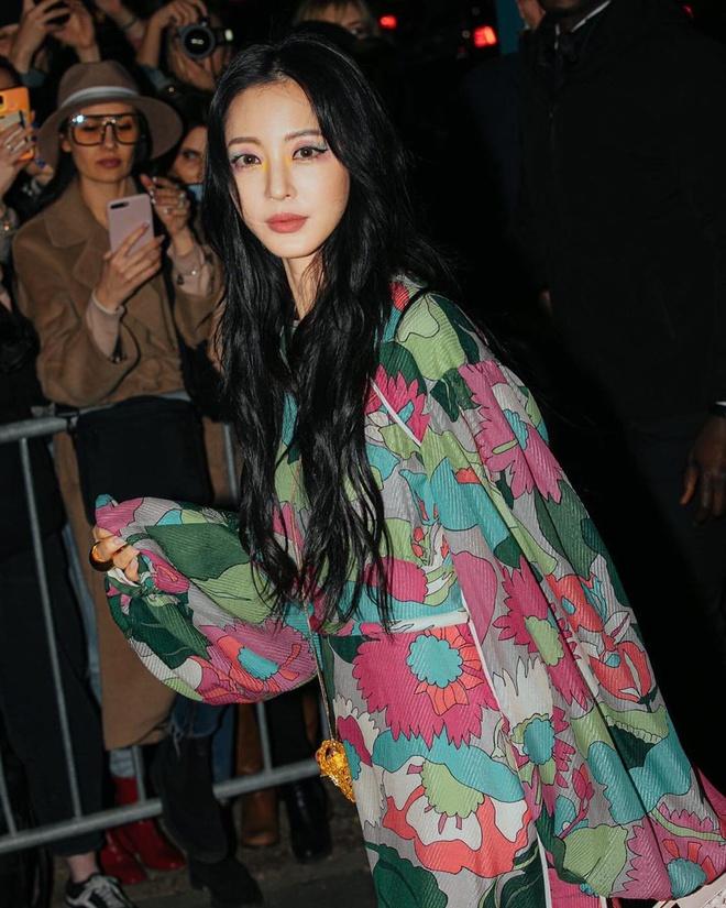 Vẻ nóng bỏng của nữ đại gia bất động sản mới trong showbiz-13