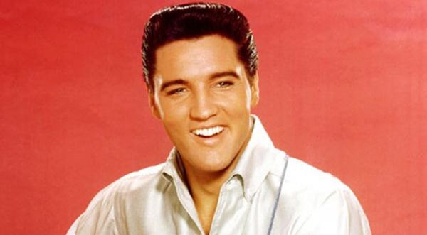 Elvis Presley (300 triệu đô la): Elvis Presley được mệnh danh là “Vua nhạc Rock”, ông ra đi ở độ tuổi 42.