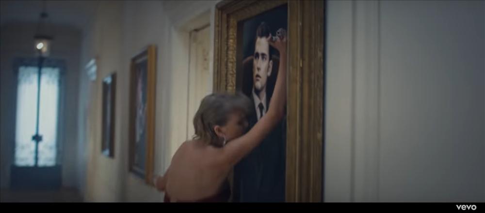 MV mới của AMEE vừa ra mắt đã bị bắt bài đạo nhái đến 80% Blank Space của Taylor Swift-7