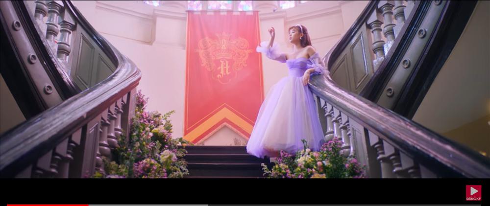 MV mới của AMEE vừa ra mắt đã bị bắt bài đạo nhái đến 80% Blank Space của Taylor Swift-2