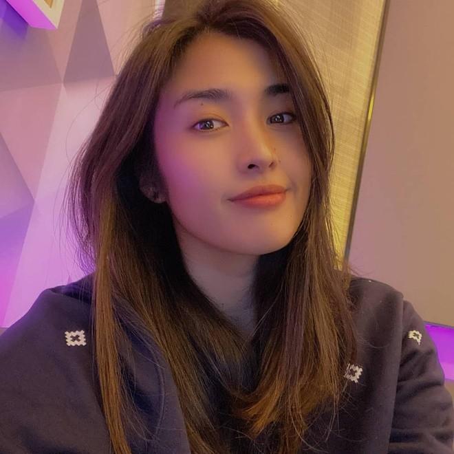 Nữ thủ môn cao 1,88m, có gương mặt đẹp như hoa hậu-6