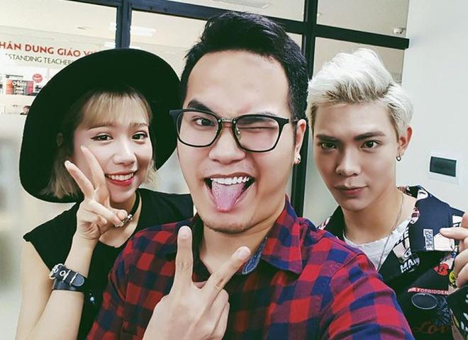 Hoa hậu Khánh Vân cùng ba mẹ nhảy vũ điệu rửa tay-2