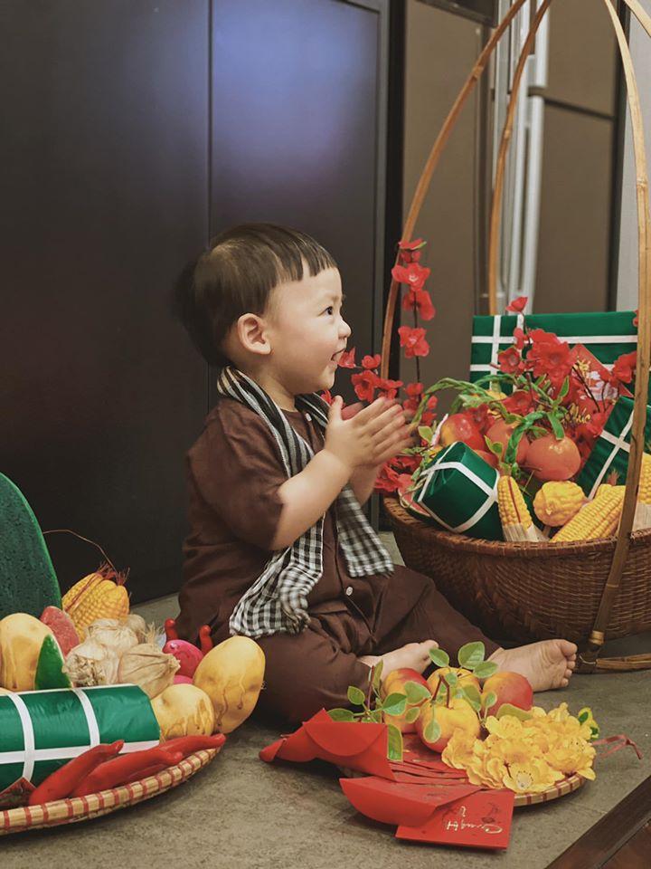 Á hậu Tú Anh chứng minh con trai chuẩn gene mẹ, nhìn thế nào cũng không lệch một ly-6