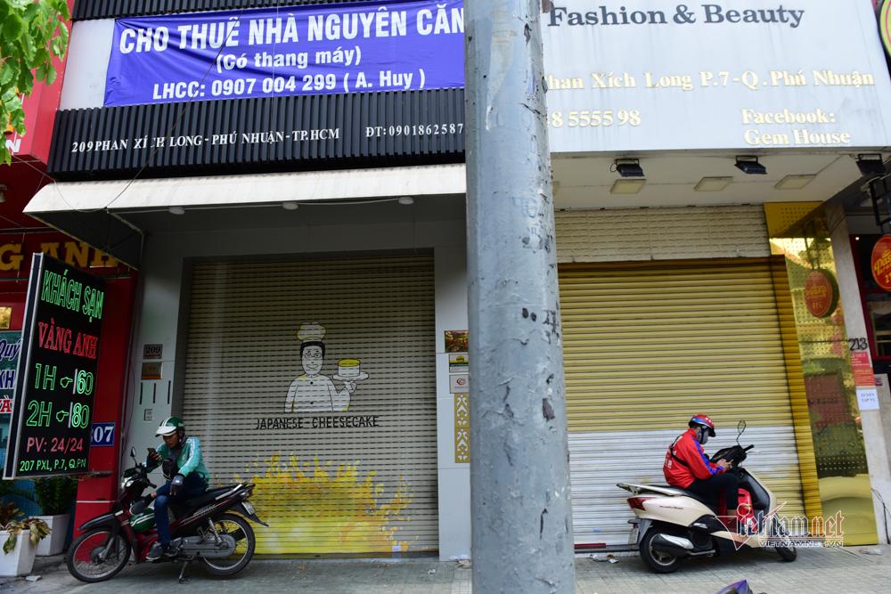 Cảnh lạ giữa phố lớn Sài Gòn, hàng quán đồng loạt đóng cửa-1