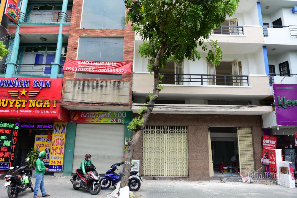 Cảnh lạ giữa phố lớn Sài Gòn, hàng quán đồng loạt đóng cửa-2