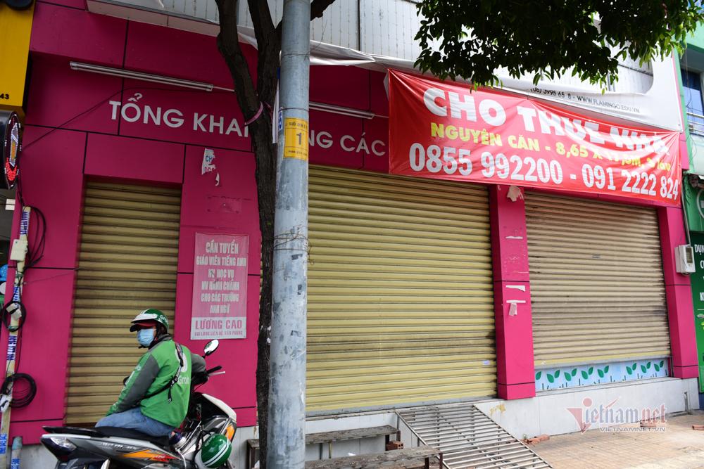 Cảnh lạ giữa phố lớn Sài Gòn, hàng quán đồng loạt đóng cửa-3