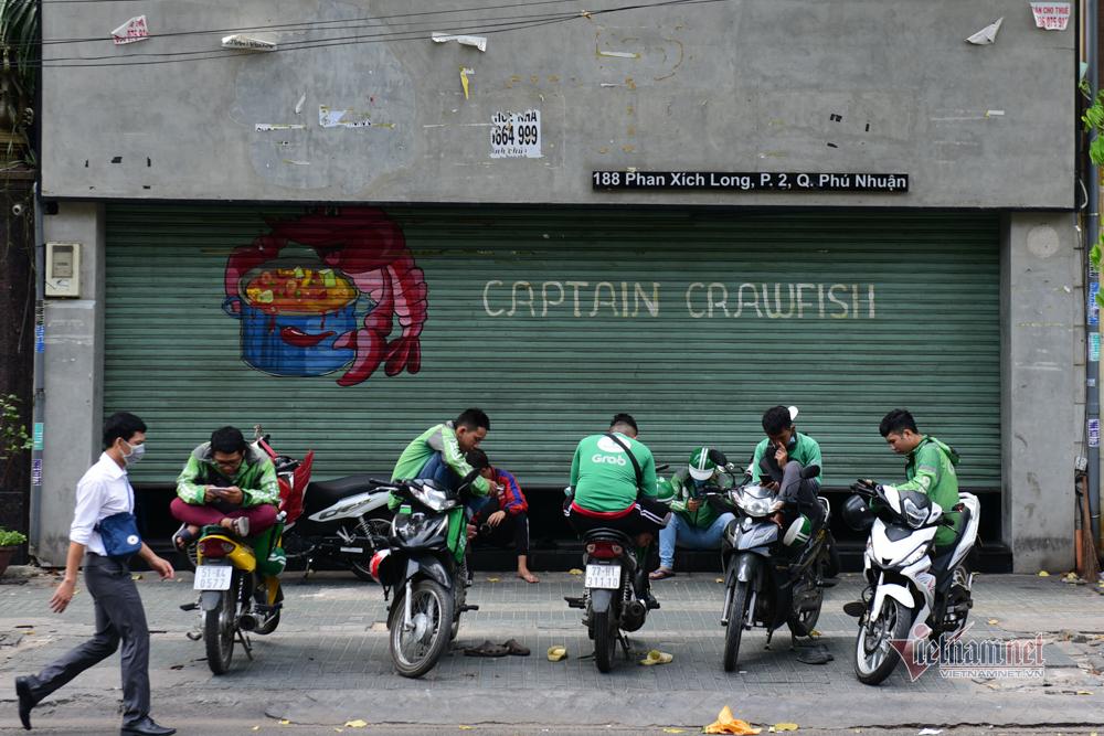 Cảnh lạ giữa phố lớn Sài Gòn, hàng quán đồng loạt đóng cửa-5