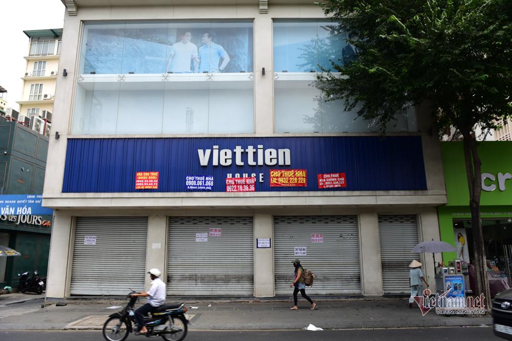 Cảnh lạ giữa phố lớn Sài Gòn, hàng quán đồng loạt đóng cửa-8