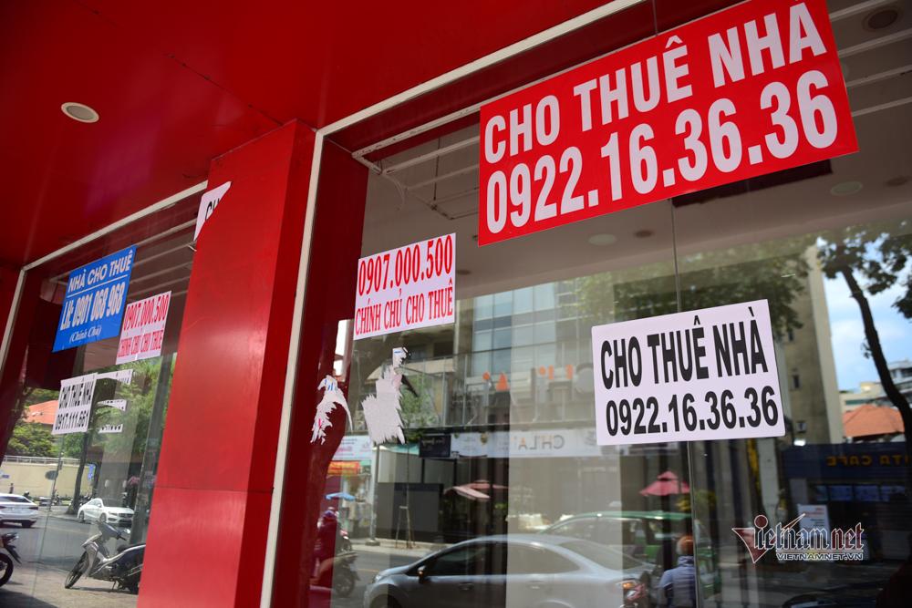 Cảnh lạ giữa phố lớn Sài Gòn, hàng quán đồng loạt đóng cửa-9