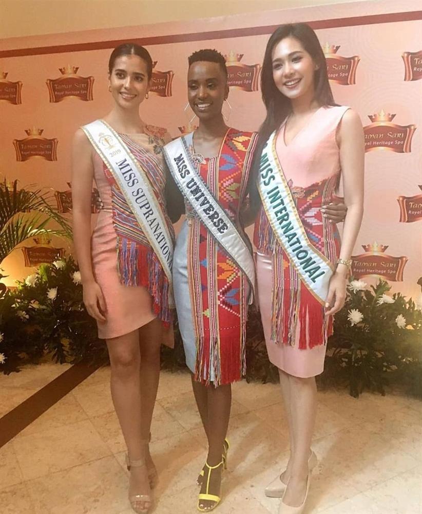 3 nữ hoàng sắc đẹp đụng độ: Chịu cảnh lép vế không ngờ là Hoa hậu Hoàn vũ-3