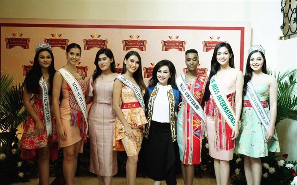 3 nữ hoàng sắc đẹp đụng độ: Chịu cảnh lép vế không ngờ là Hoa hậu Hoàn vũ-1