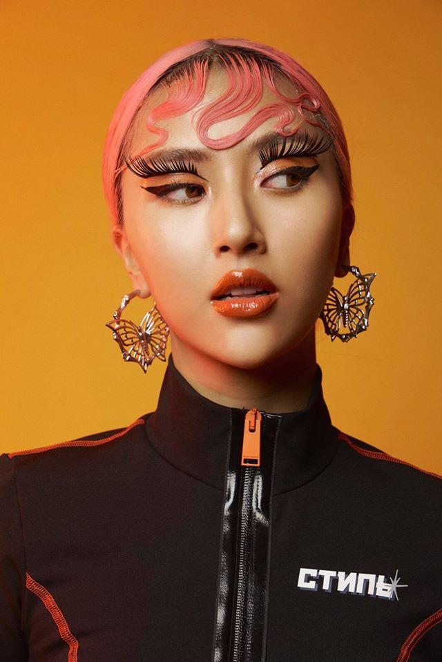 SAO MAKE OVER: Hương Giang mặt mộc da xám xịt - Lynk Lee bị cách ly mà chỉ than về chuyện tỉa lông mày-4