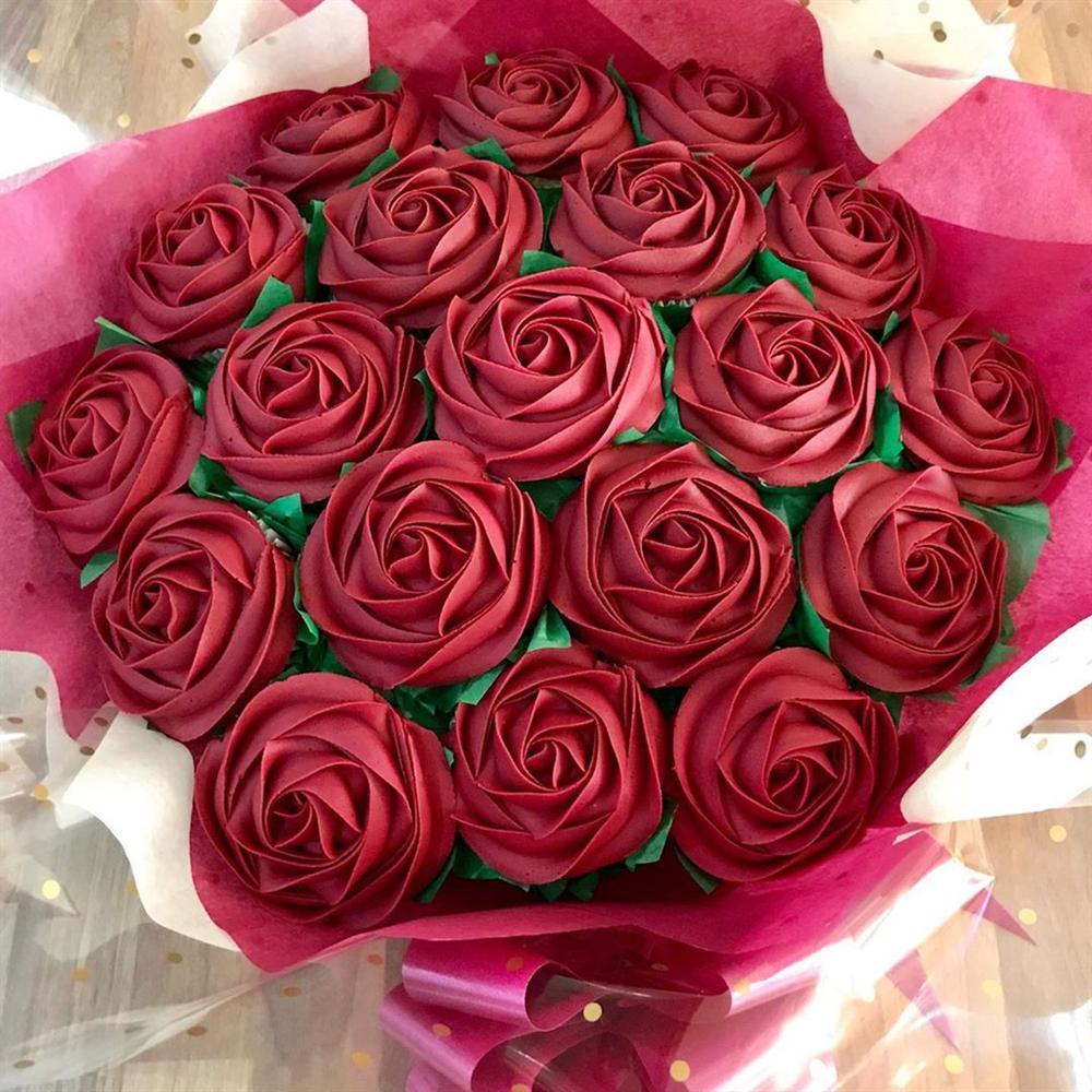 Bánh kem hoa hồng đẹp như thật tặng người thương dịp 8/3-6