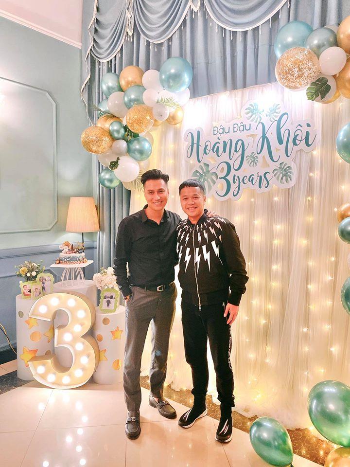 Gạt đấu tố căng thẳng, Việt Anh và vợ cũ hội ngộ mừng sinh nhật con trai-3