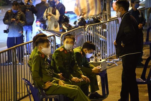 Cận cảnh bên trong phố Trúc Bạch đến Châu Long bị cách ly sau khi phát hiện ca thứ 17 dương tính virus corona-18