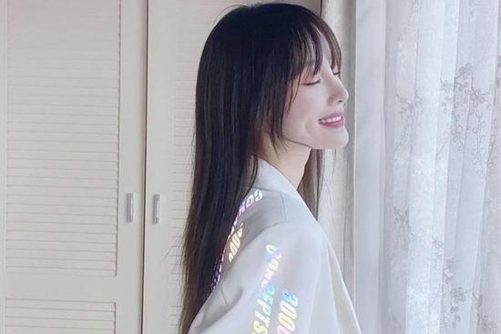 Cằm nhọn hoắt như sắp 'rơi' khỏi mặt, Lý Tiểu Lộ bị nghi dao kéo không biết điểm dừng