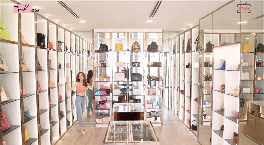 Ngọc Trinh khoe phòng ngủ kiêm phòng chứa hàng hiệu siêu to khổng lồ trong căn biệt thự triệu đô-1