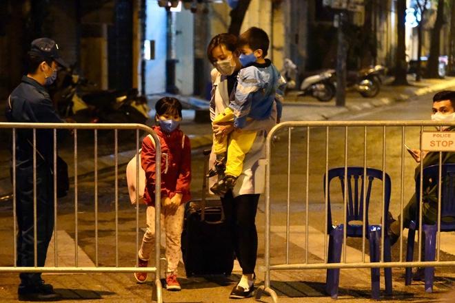 Chủ tịch Hà Nội gọi điện cho cô gái nhiễm Covid-19 yêu cầu cấp thông tin-2