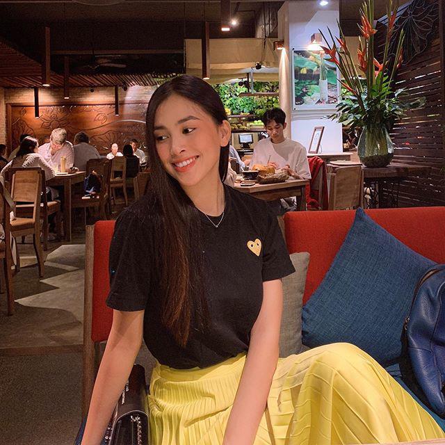 Cùng thuộc lứa 2k, Linh Ka đã có đầy túi hiệu, Tiểu Vy - Lương Thùy Linh chỉ dùng hàng bình dân-16