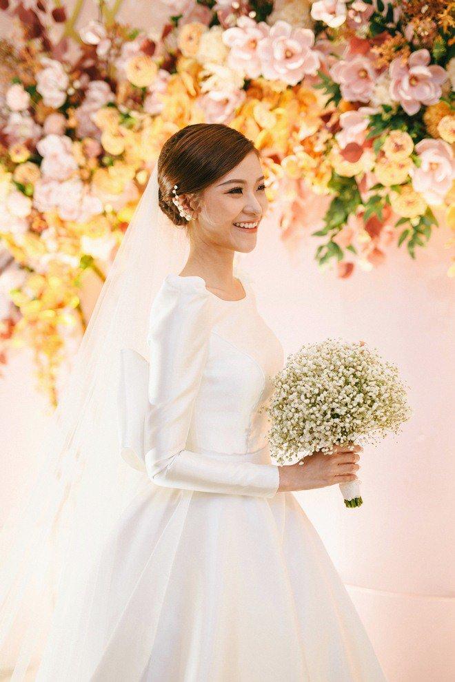 Đám cưới cổ tích xúc động của BTV Thời sự VTV Cẩm Tú và trai đẹp Người Ấy Là Ai-12